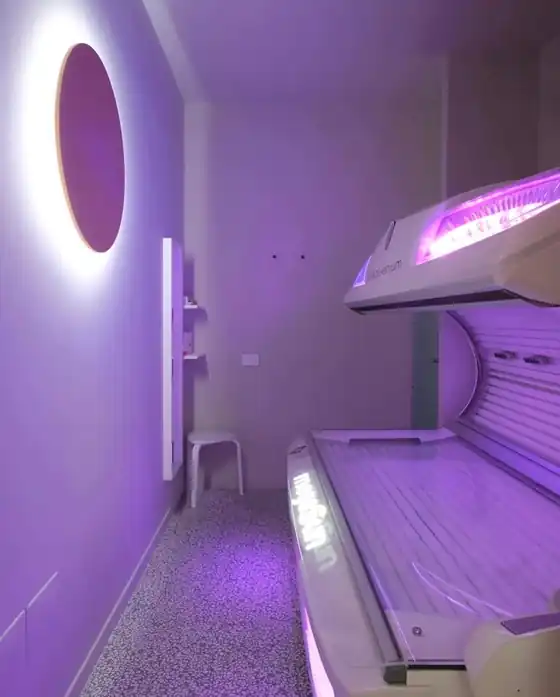 La cabina con il lettino al collagene